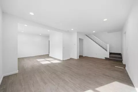 Living - 209 Damon, Jackson, MI 49203 photo 1 of 5