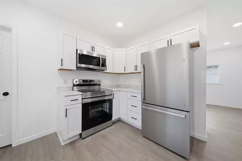 Kitchen - 209 Damon, Jackson, MI 49203 photo 2 of 4