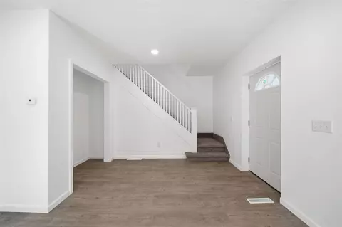 Entry Way - 209 Damon, Jackson, MI 49203 photo 1 of 2
