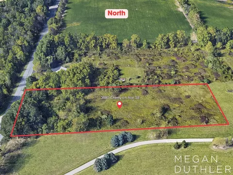 3880 Cherry Ln, Ada, MI 49301 photo 2