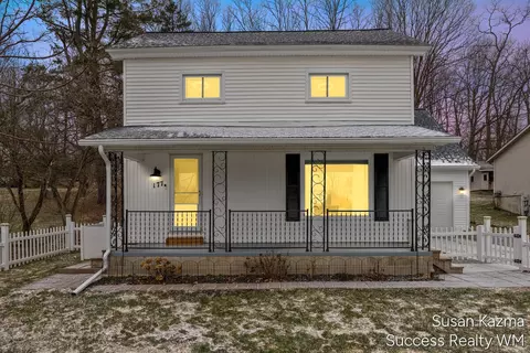 177 Prospect, Rockford, MI 49341