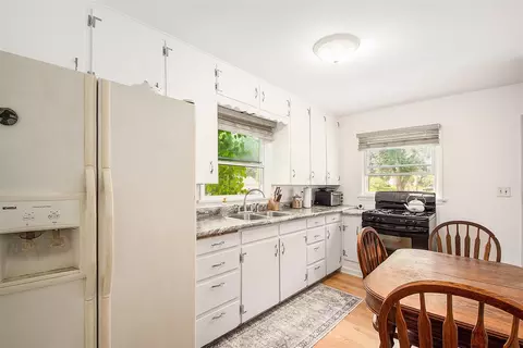 Kitchen - 513 Gregory, Jackson, MI 49202 photo 1 of 2