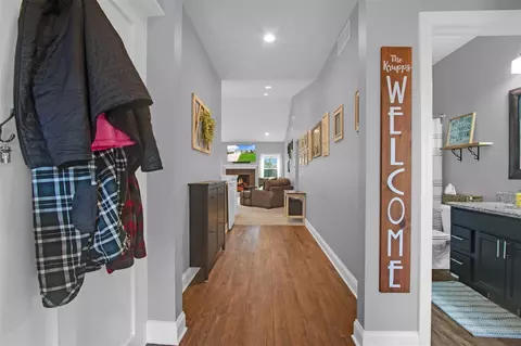 Entry Way - 6177 Boulder, Flushing, MI 48433 photo 1 of 4
