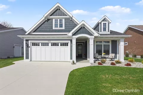 4219 Village Grn, Freeland, MI 48623