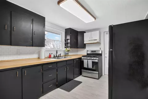 Kitchen - 2636 Hickory, Jackson, MI 49202 photo 1 of 3