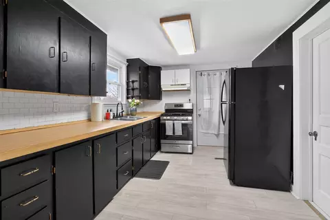 Kitchen - 2636 Hickory, Jackson, MI 49202 photo 2 of 3