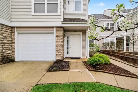 536 Boulderstone, Chelsea, MI 48118