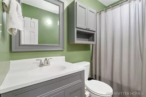 Bath - 515 NW Ferndale, Walker, MI 49534 photo 1 of 1