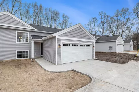 215 S Broadway, Middleville, MI 49333