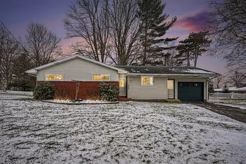529 Hill Rd, Marshall, MI 49068