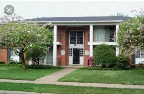 22039 E 11 Mile #20, Saint Clair Shores, MI 48081