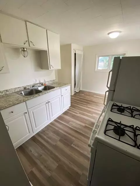 Kitchen - 532 W Sherman, Carson City, MI 48811 photo 2 of 4
