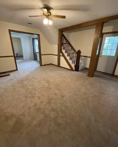 Living - 532 W Sherman, Carson City, MI 48811 photo 2 of 5