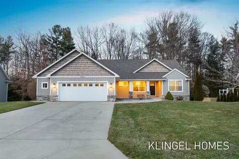 16831 Watersedge, Grand Haven, MI 49417
