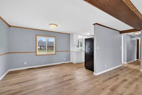 Living - 131 Eaglehurst, Jerome, MI 49249 photo 8 of 9