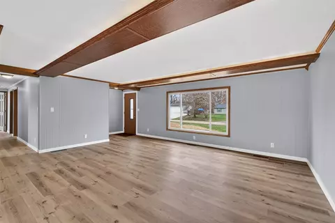 Living - 131 Eaglehurst, Jerome, MI 49249 photo 7 of 9
