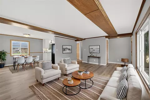 Living - 131 Eaglehurst, Jerome, MI 49249 photo 5 of 9