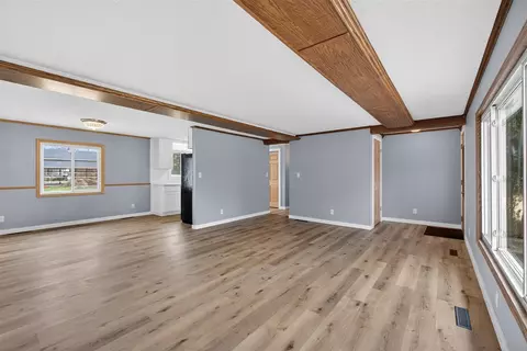 Living - 131 Eaglehurst, Jerome, MI 49249 photo 4 of 9
