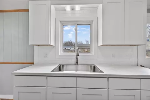 Kitchen - 131 Eaglehurst, Jerome, MI 49249 photo 2 of 2