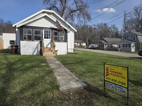 323 S Maurice, Jackson, MI 49203