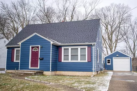 1216 Marigold, East Lansing, MI 48823