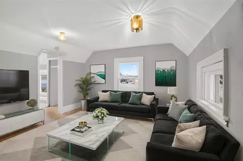 Living - 200 S Elm, Jackson, MI 49203 photo 6 of 6