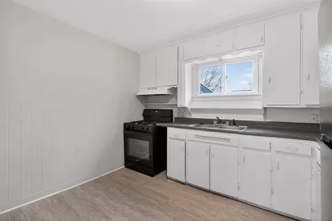 Kitchen - 200 S Elm, Jackson, MI 49203 photo 1 of 6