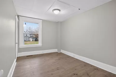 Bedroom - 200 S Elm, Jackson, MI 49203 photo 4 of 14