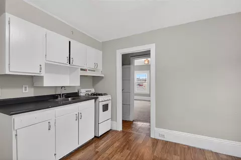 Kitchen - 200 S Elm, Jackson, MI 49203 photo 3 of 6