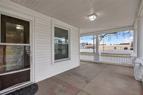 Exterior - 200 S Elm, Jackson, MI 49203 photo 5 of 11