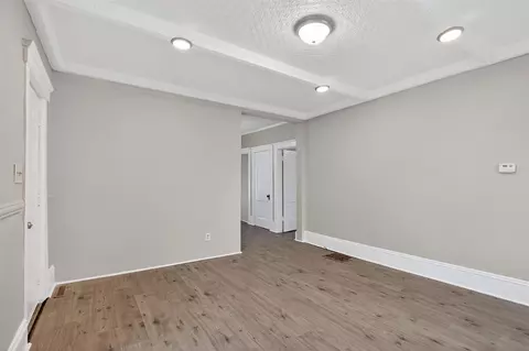 Living - 200 S Elm, Jackson, MI 49203 photo 3 of 6
