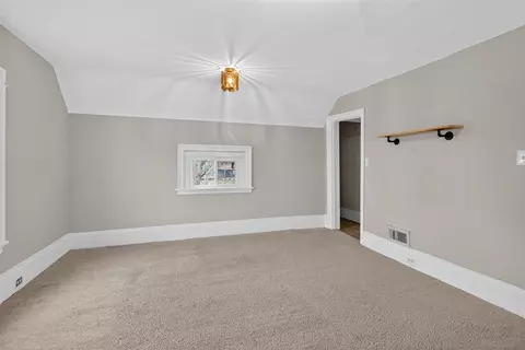 Bedroom - 200 S Elm, Jackson, MI 49203 photo 10 of 14