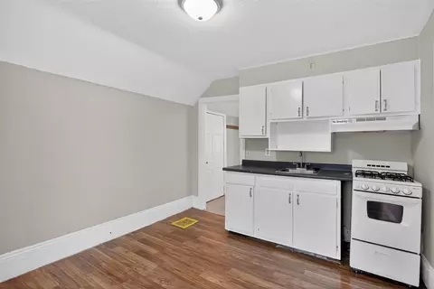 Kitchen - 200 S Elm, Jackson, MI 49203 photo 4 of 6