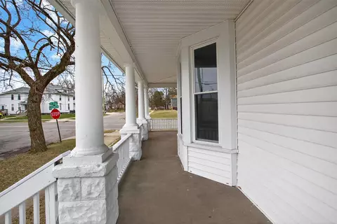 Exterior - 200 S Elm, Jackson, MI 49203 photo 8 of 11