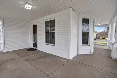 Exterior - 200 S Elm, Jackson, MI 49203 photo 7 of 11