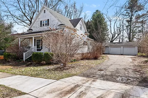 100 Westwood, Hillsdale, MI 49242