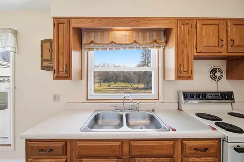 Kitchen - 705 Leo, Jackson, MI 49203 photo 2 of 2
