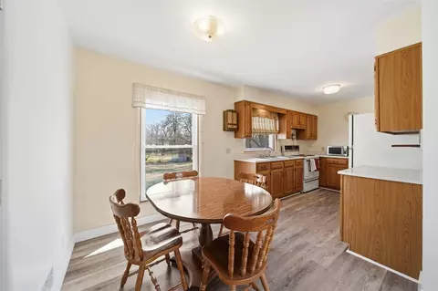 Dining - 705 Leo, Jackson, MI 49203 photo 2 of 2