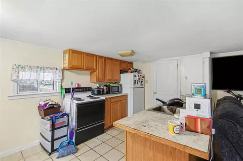 Kitchen - 928 Emerson, Ithaca, MI 48847 photo 3 of 3