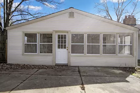 Exterior - 3304 Spring Arbor, Jackson, MI 49203 photo 3 of 8