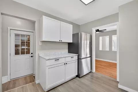 Kitchen - 3304 Spring Arbor, Jackson, MI 49203 photo 5 of 7