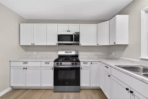 Kitchen - 3304 Spring Arbor, Jackson, MI 49203 photo 4 of 7