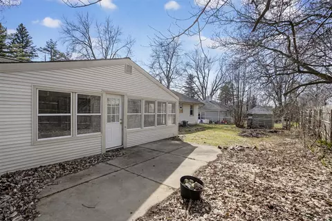 Exterior - 3304 Spring Arbor, Jackson, MI 49203 photo 4 of 8