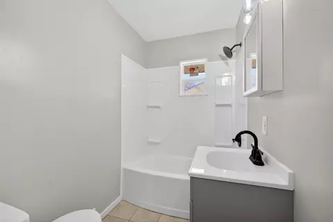 Bath - 3304 Spring Arbor, Jackson, MI 49203 photo 1 of 4