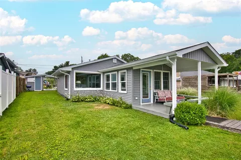 70041 Beach, Edwardsburg, MI 49112