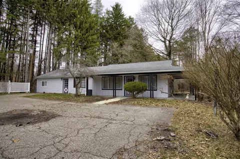 Exterior - 4491 S Jackson, Jackson, MI 49201 photo 2 of 9
