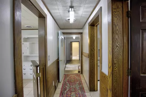Entry Way - 4491 S Jackson, Jackson, MI 49201 photo 10 of 15