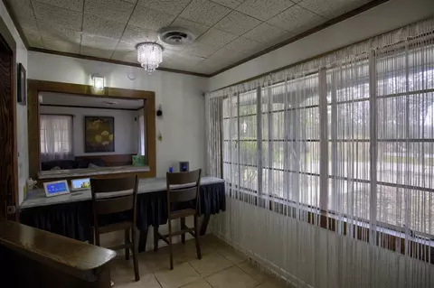 Entry Way - 4491 S Jackson, Jackson, MI 49201 photo 5 of 15