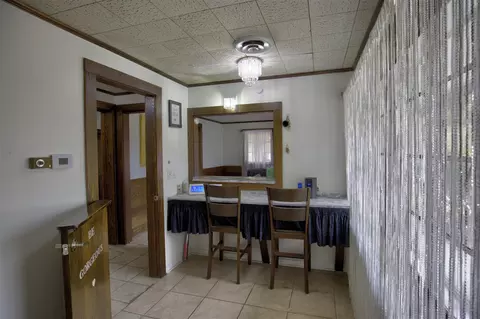 Entry Way - 4491 S Jackson, Jackson, MI 49201 photo 4 of 15