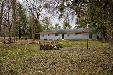 Exterior - 4491 S Jackson, Jackson, MI 49201 photo 7 of 9
